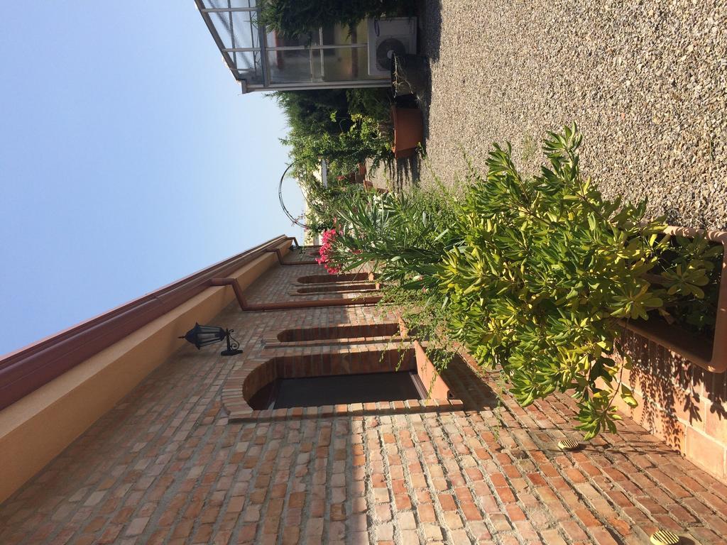 Societa Agricola Mg Florplant Villa Francavilla Marittima Екстериор снимка