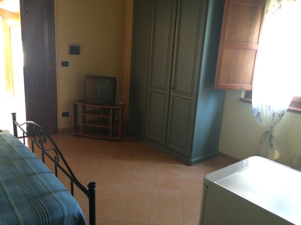 Societa Agricola Mg Florplant Villa Francavilla Marittima Стая снимка